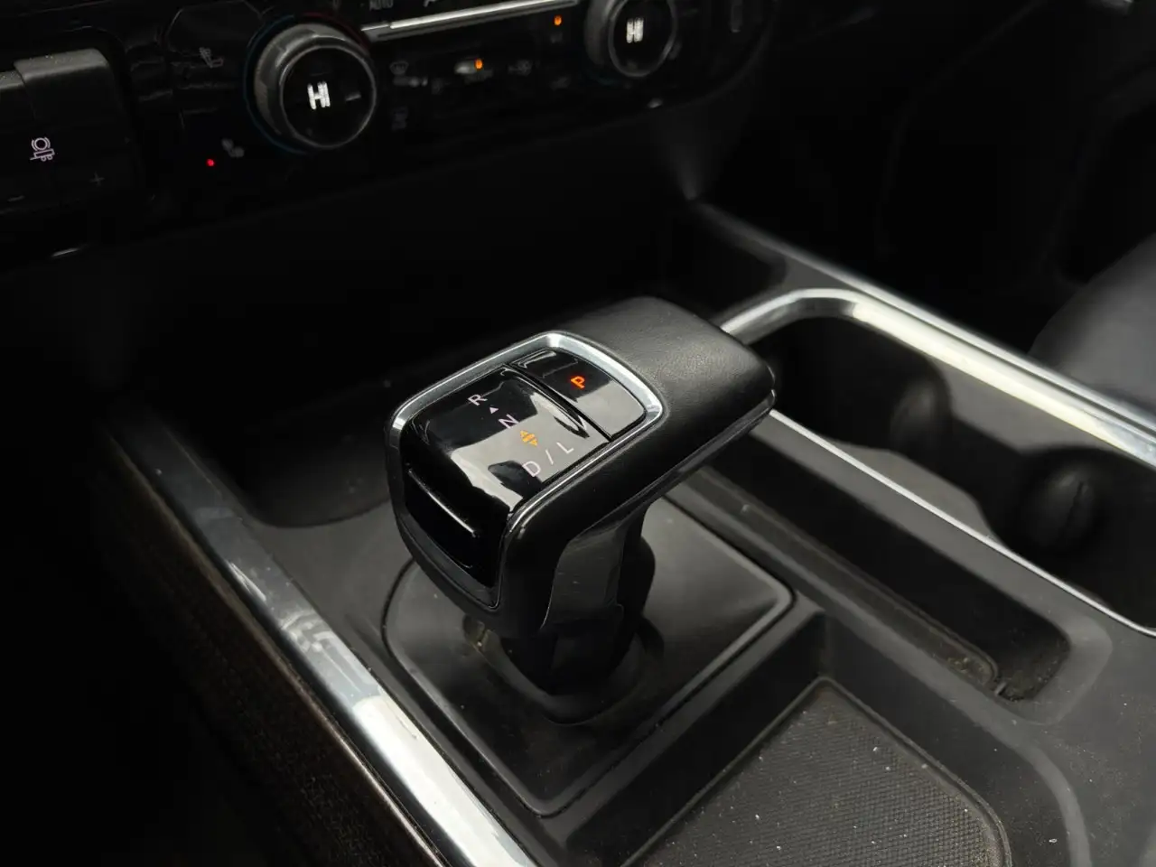 Chevrolet Silverado 1500 - Image 18