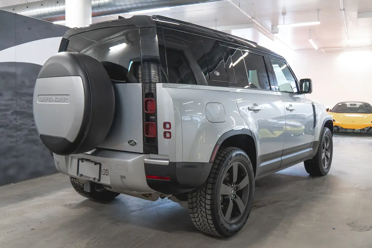 Land Rover Defender - Image 16