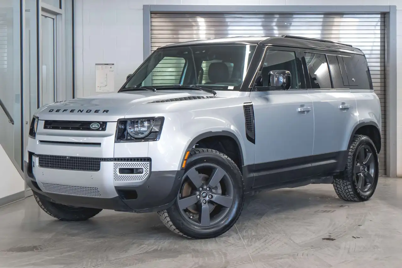 Land Rover Defender - Image 1