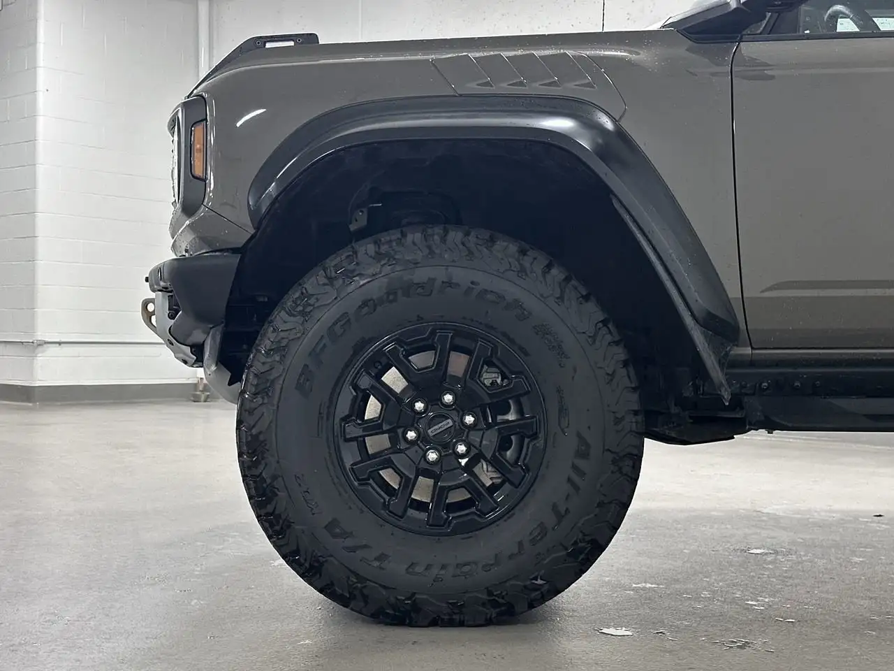 Ford Bronco - Image 18