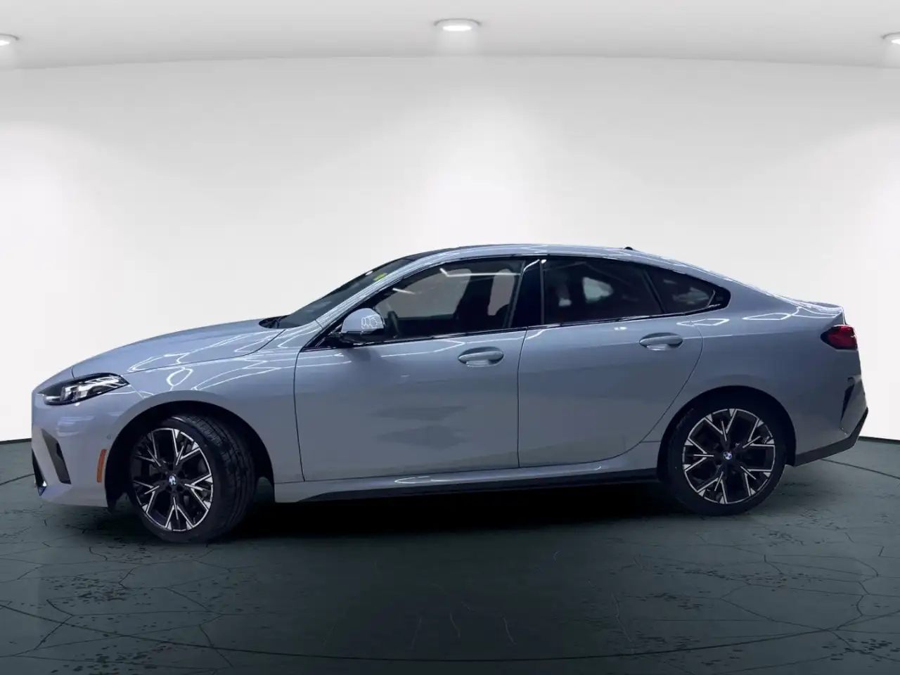 BMW 2 Series - Image 2