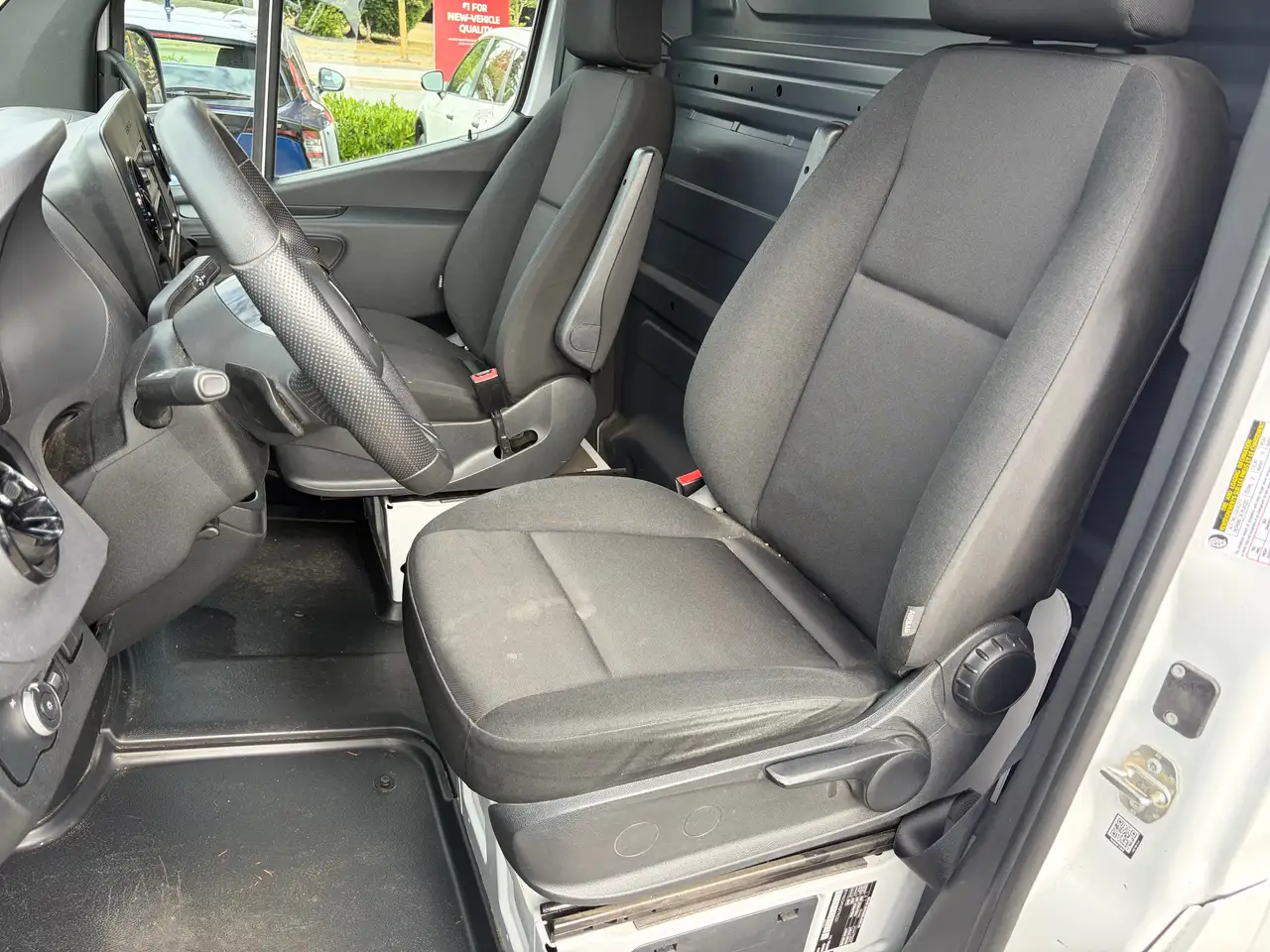 Mercedes-Benz Sprinter - Image 8
