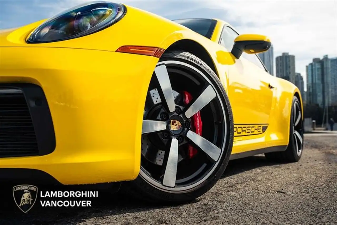 Porsche 911 - Image 8