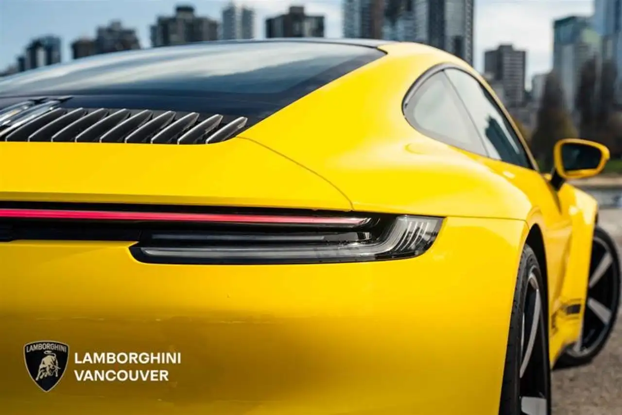 Porsche 911 - Image 10
