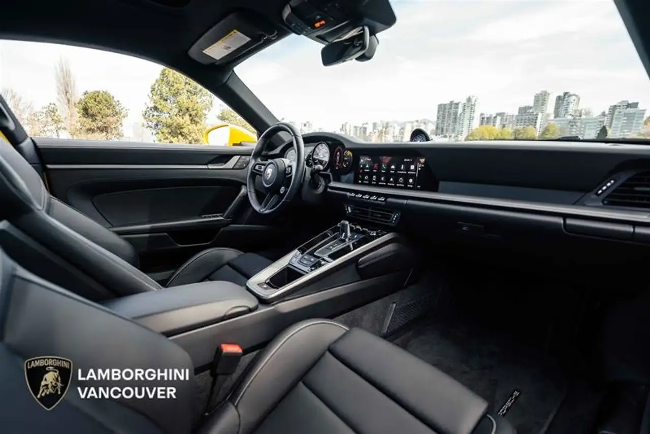 Porsche 911 - Image 15