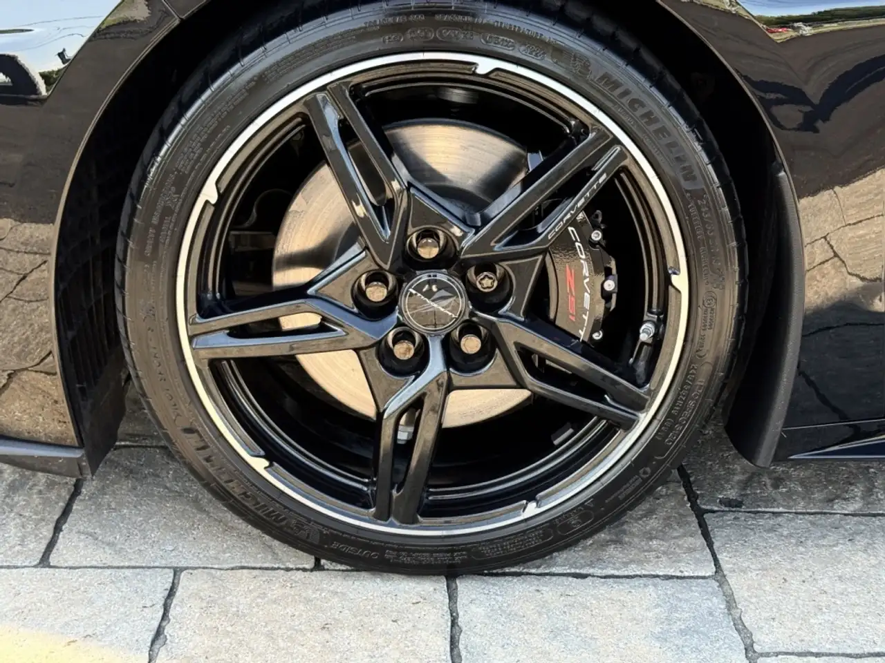 Chevrolet Corvette - Image 10