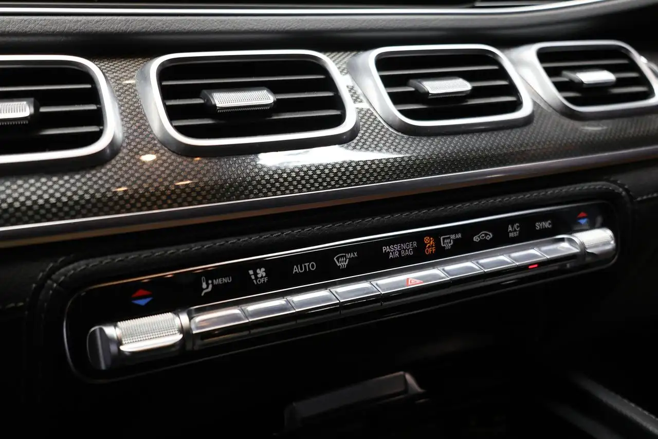 Mercedes-Benz GLE - Image 16