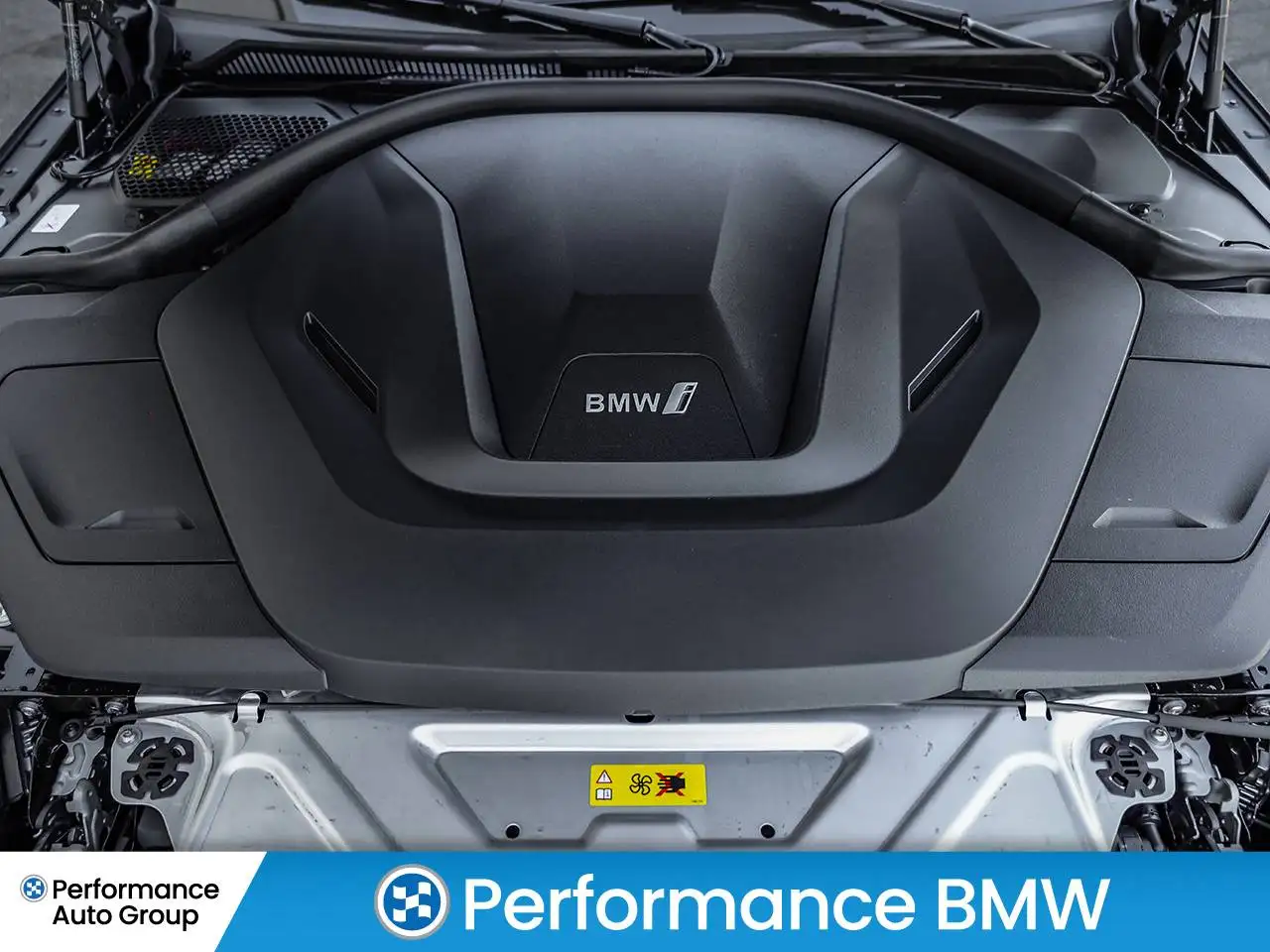 BMW i4 - Image 5
