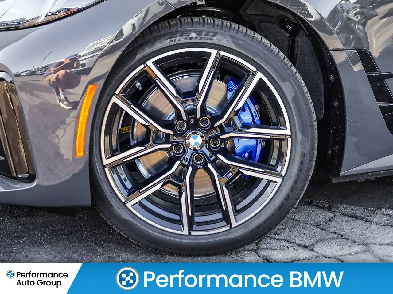 BMW i4 - Image 9