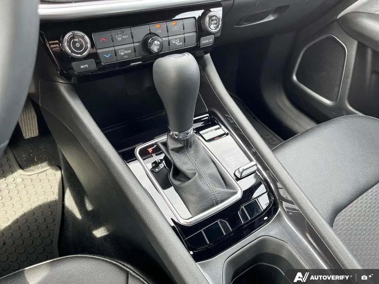 Jeep Compass - Image 18