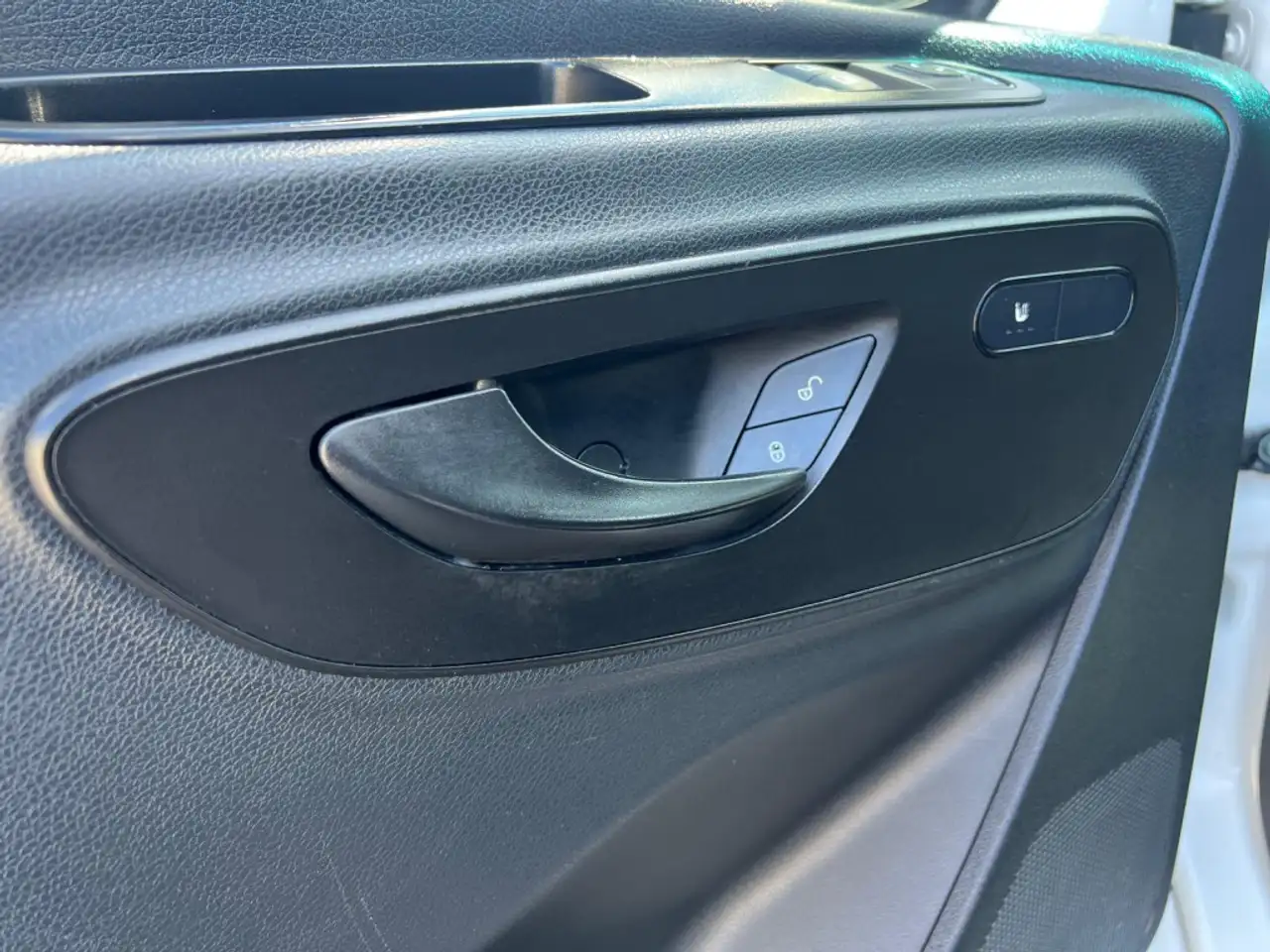 Mercedes-Benz Sprinter - Image 19
