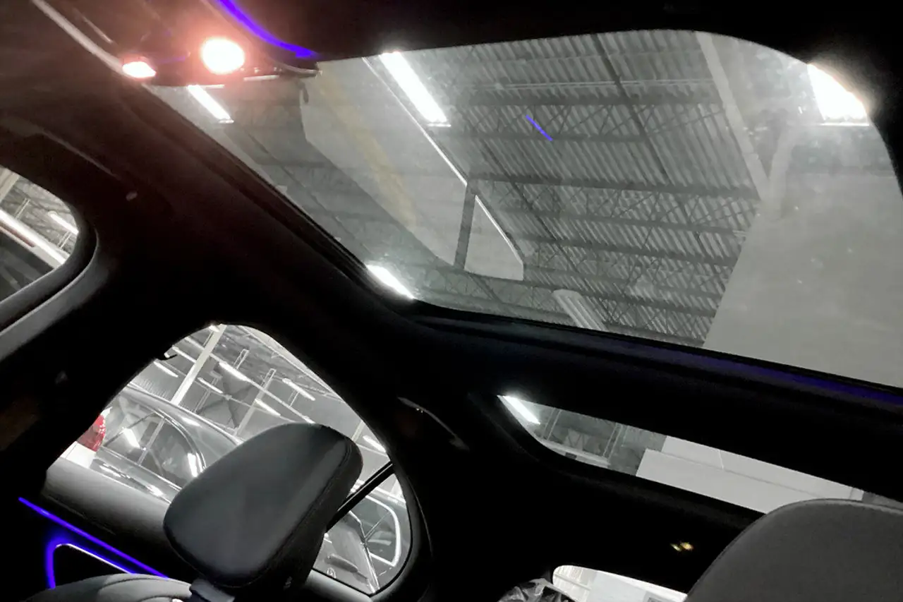 Mercedes-Benz E-Class - Image 11