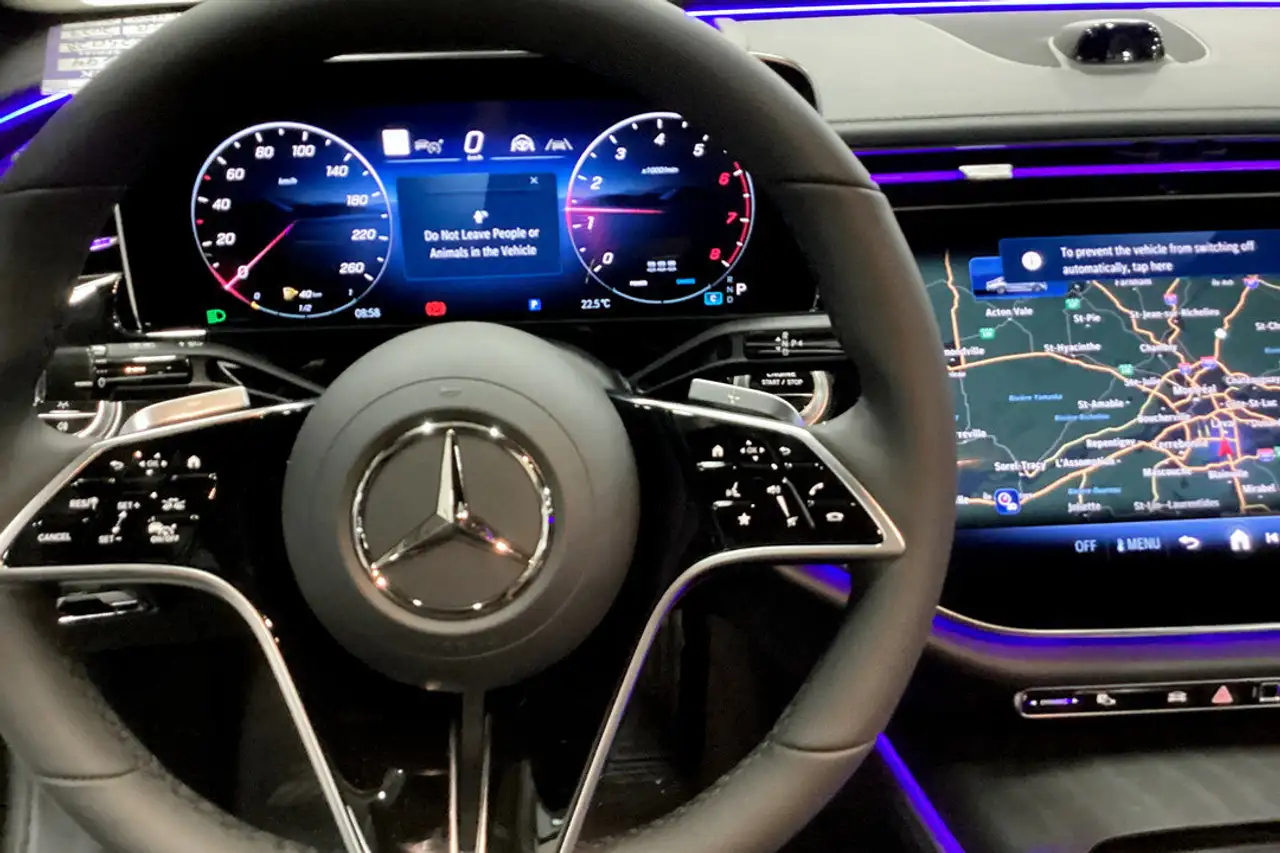 Mercedes-Benz E-Class - Image 7