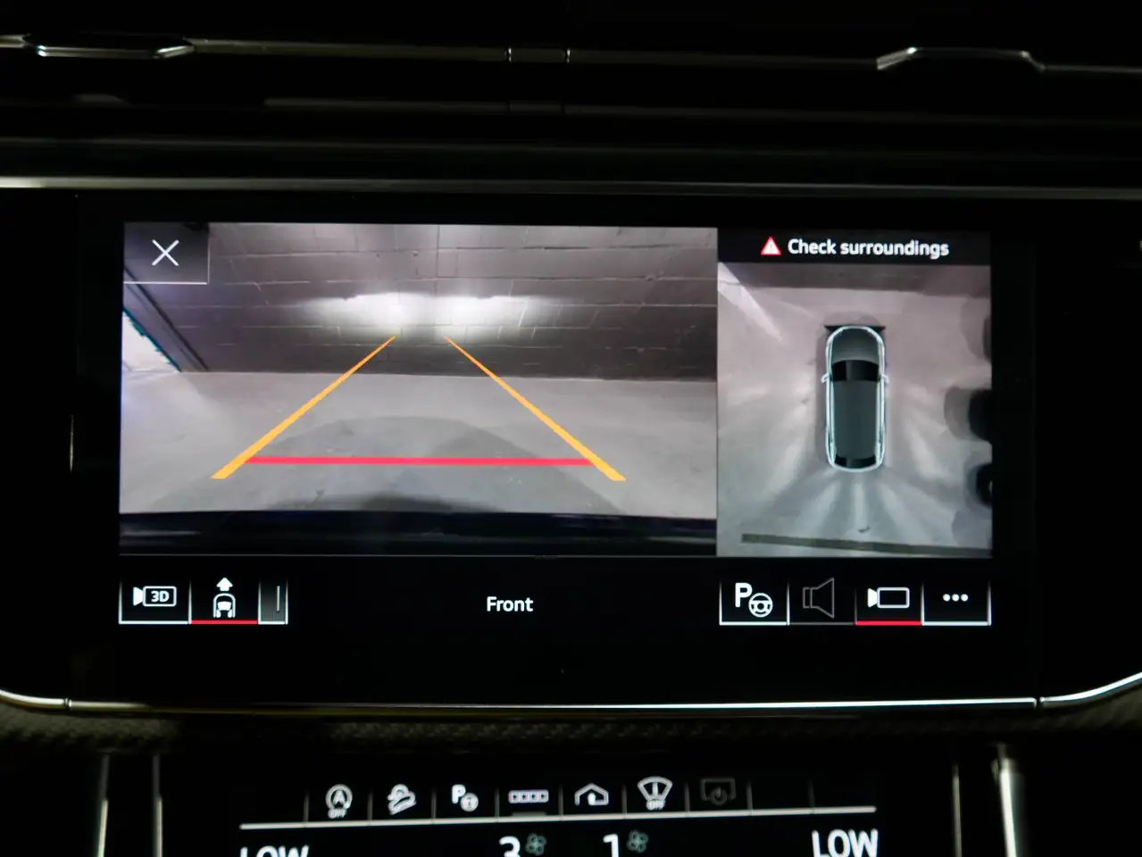 Audi SQ8 - Image 23