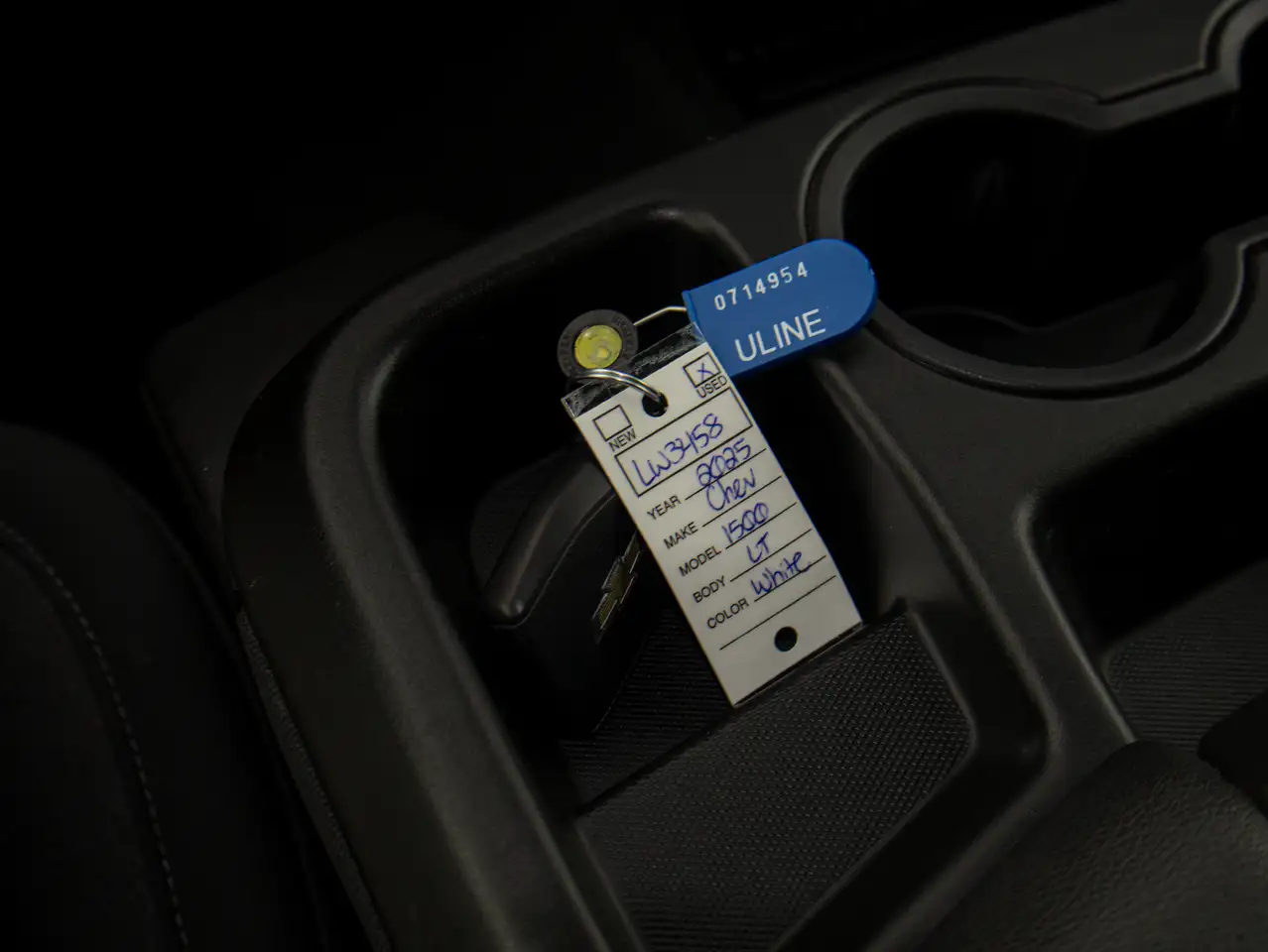 Chevrolet Silverado 1500 - Image 31