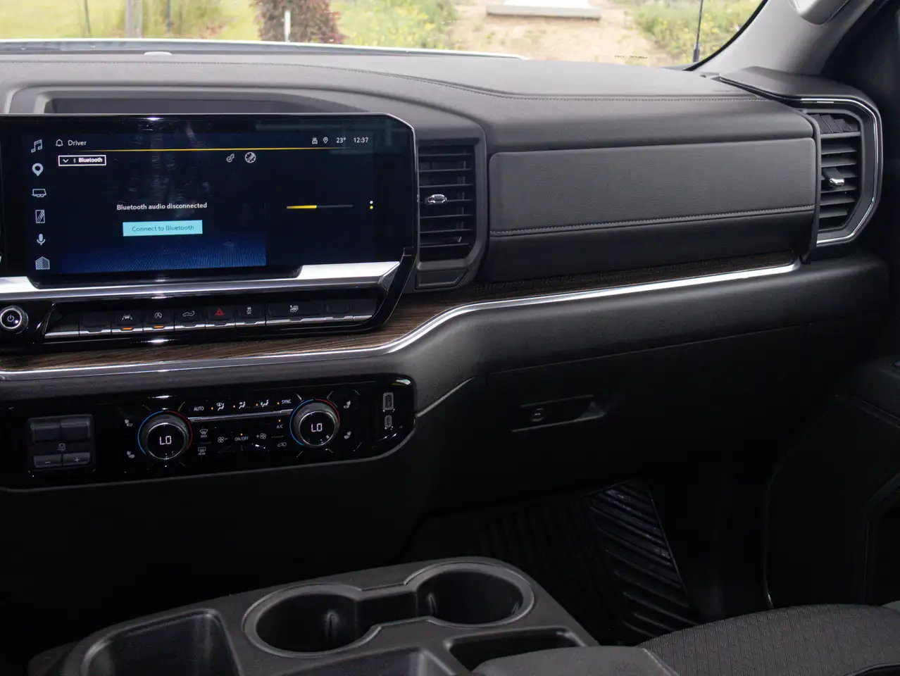 Chevrolet Silverado 1500 - Image 29