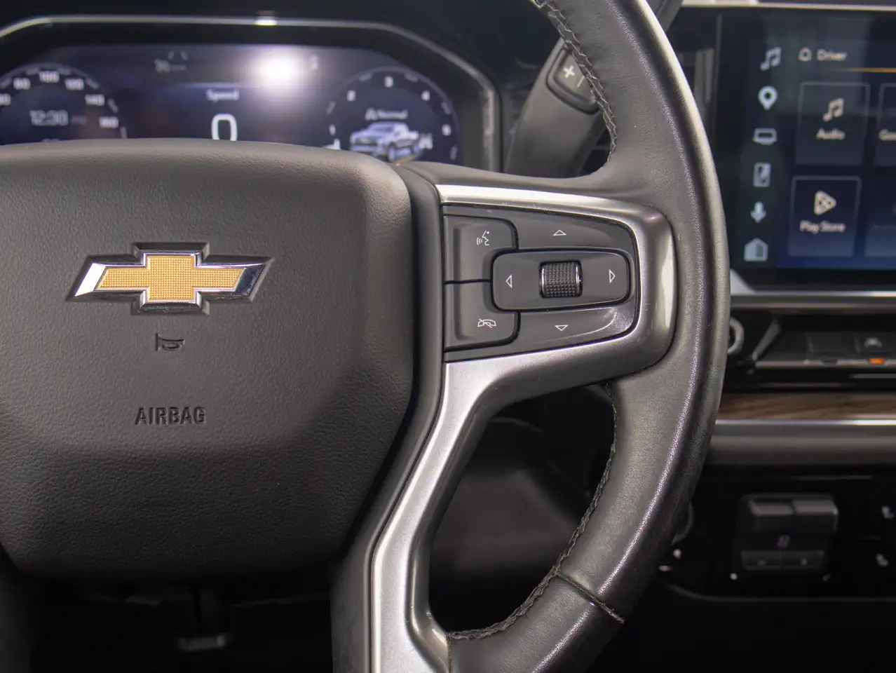 Chevrolet Silverado 1500 - Image 22