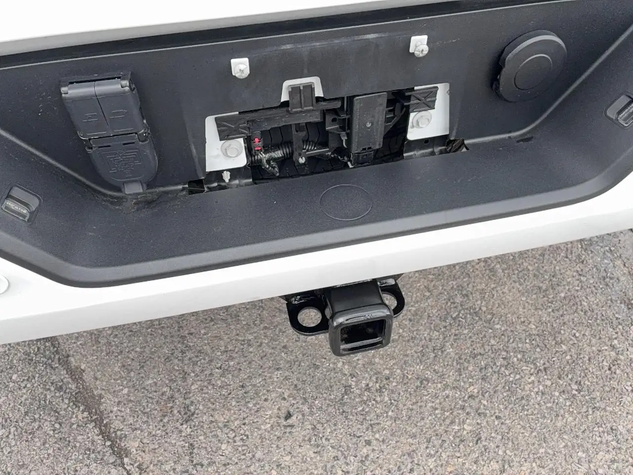 Chevrolet Silverado 1500 - Image 24