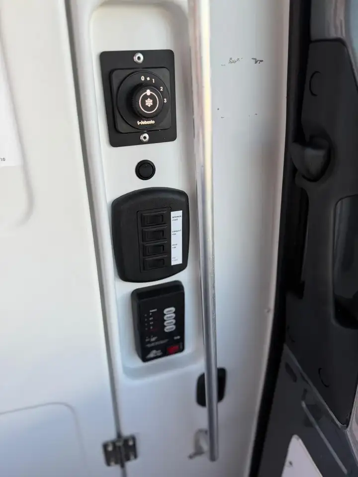 Mercedes-Benz Sprinter - Image 27