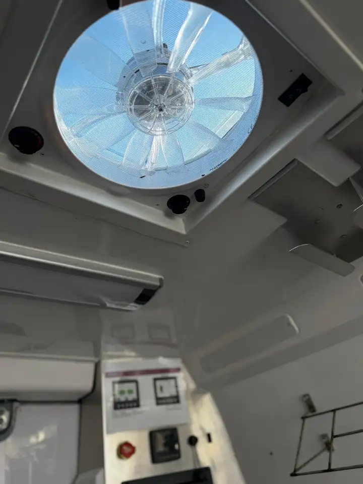 Mercedes-Benz Sprinter - Image 11