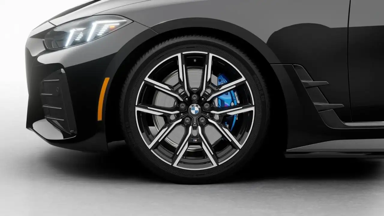 BMW i4 - Image 7