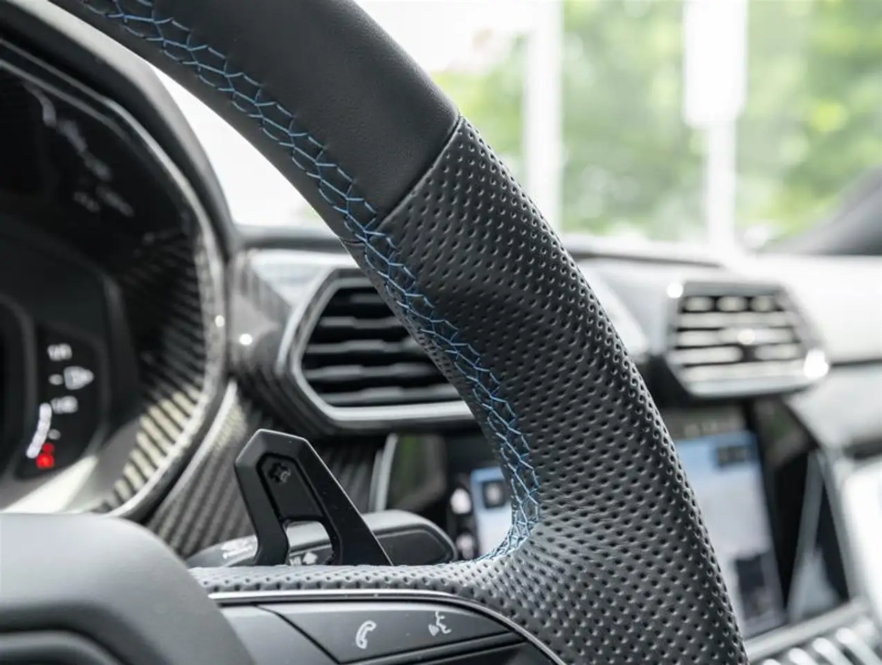Lamborghini Urus - Image 13