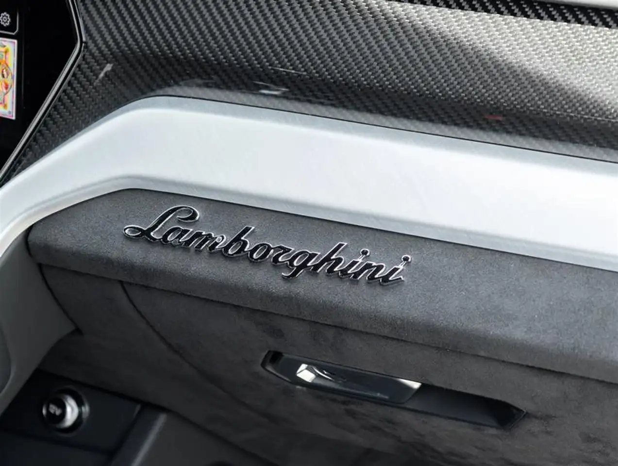 Lamborghini Urus - Image 31