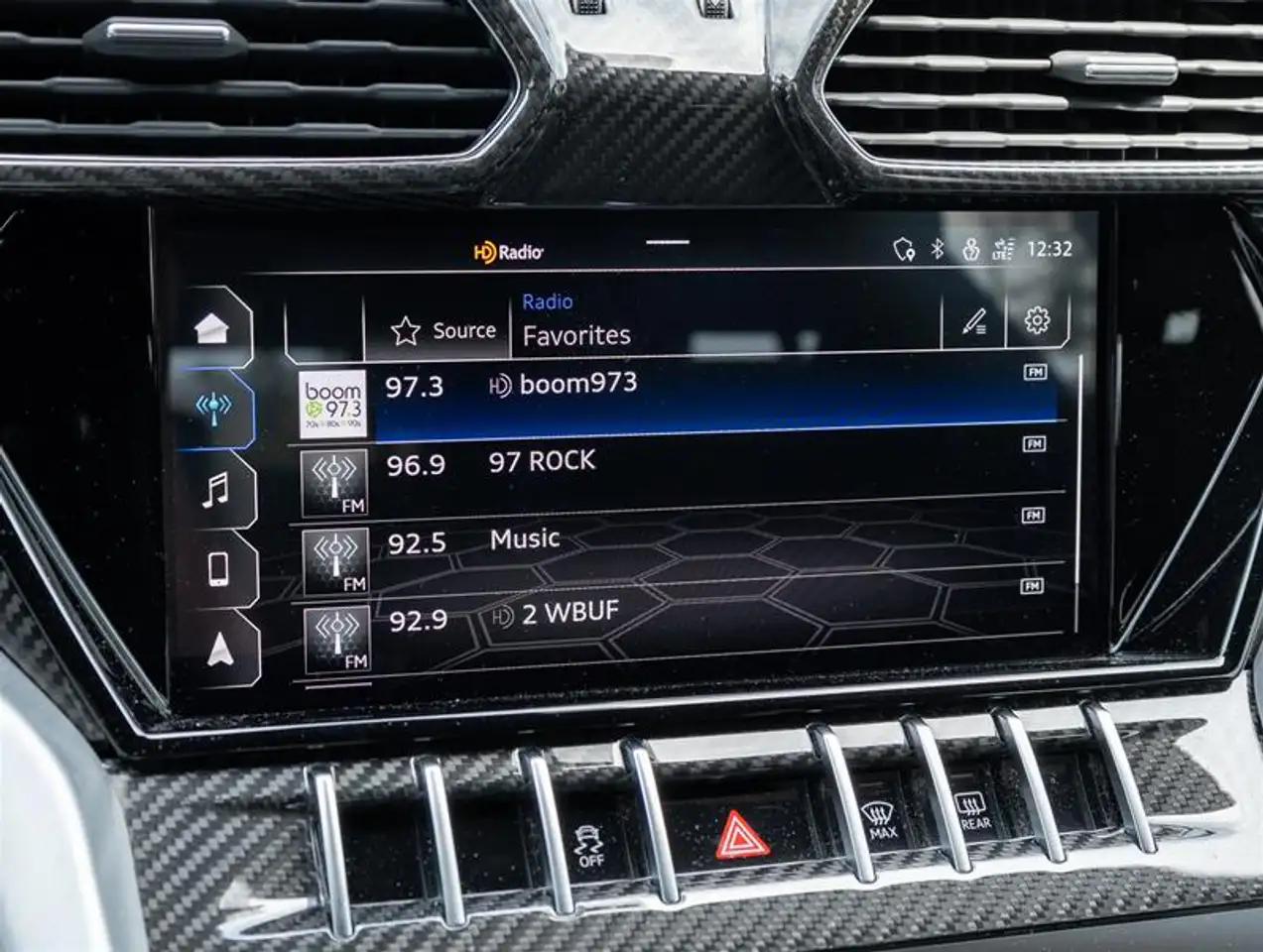 Lamborghini Urus - Image 27