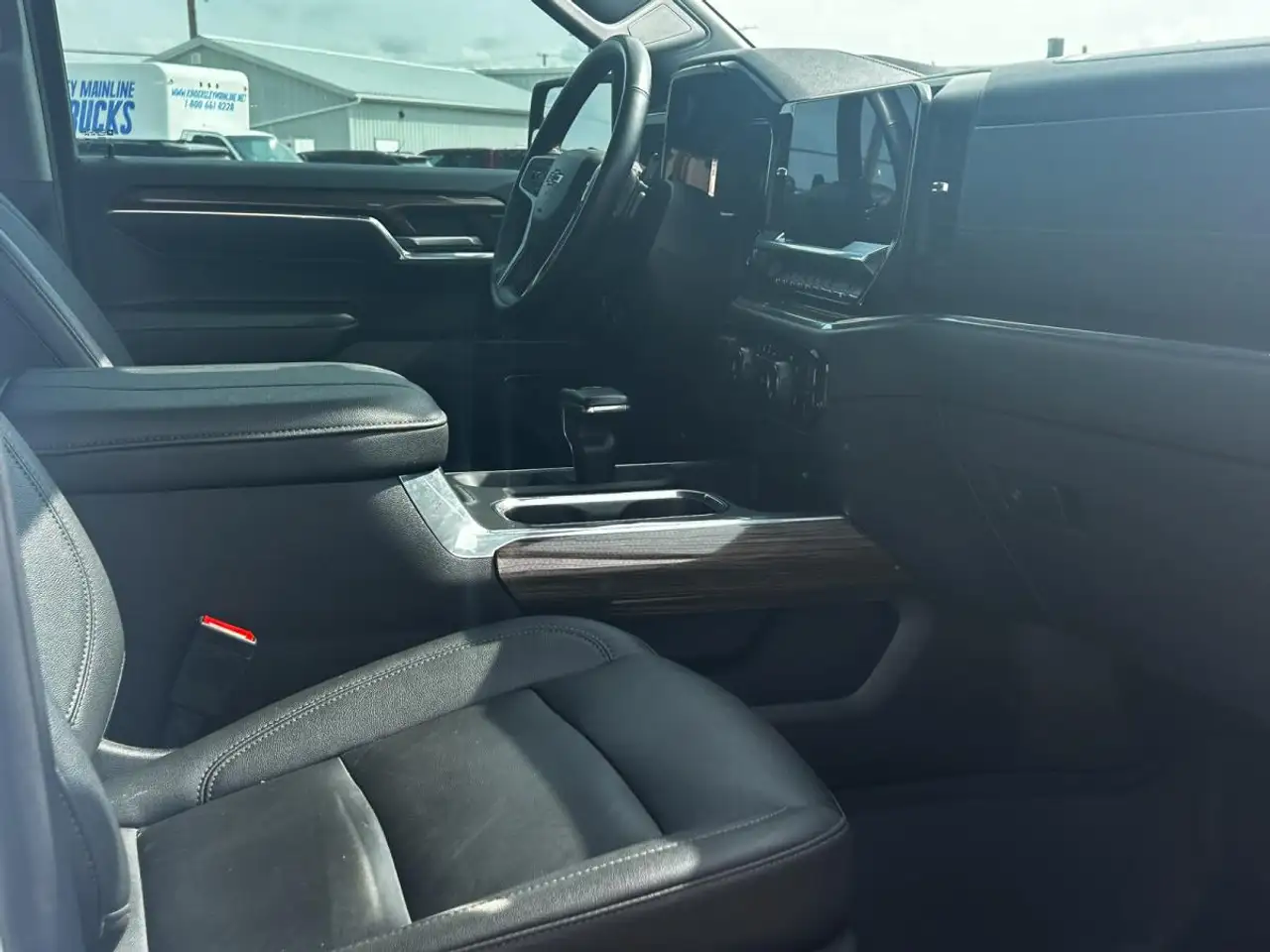 Chevrolet Silverado - Image 16