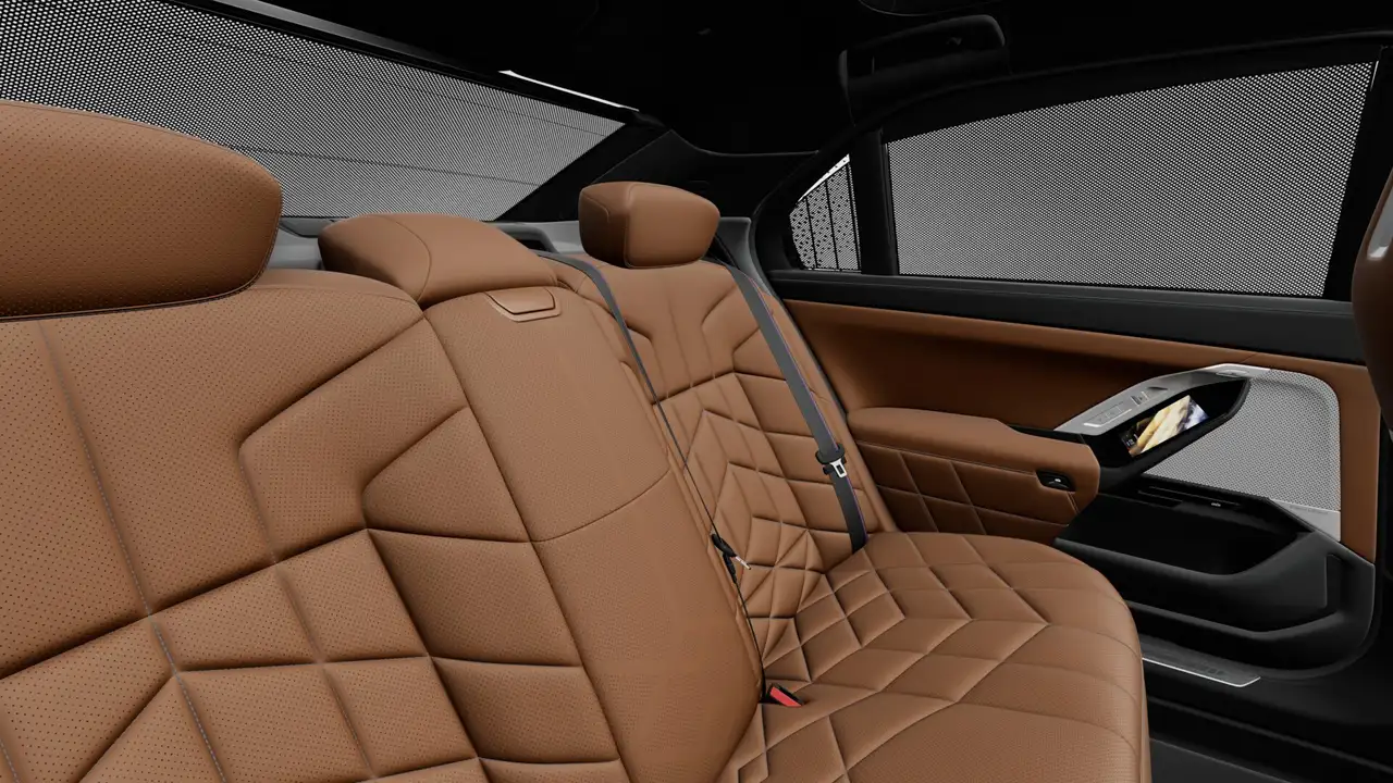 BMW 7 Series - Image 12