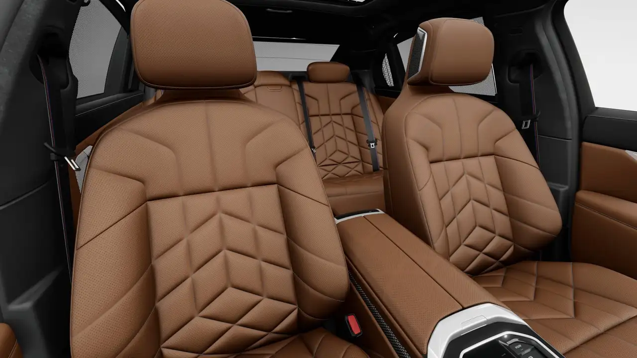BMW 7 Series - Image 11