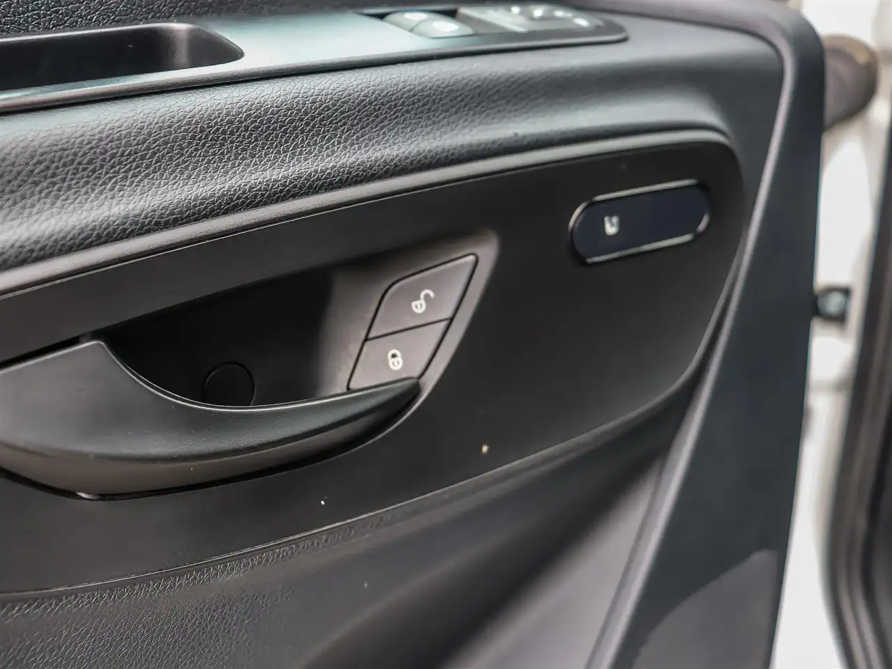 Mercedes-Benz Sprinter - Image 8