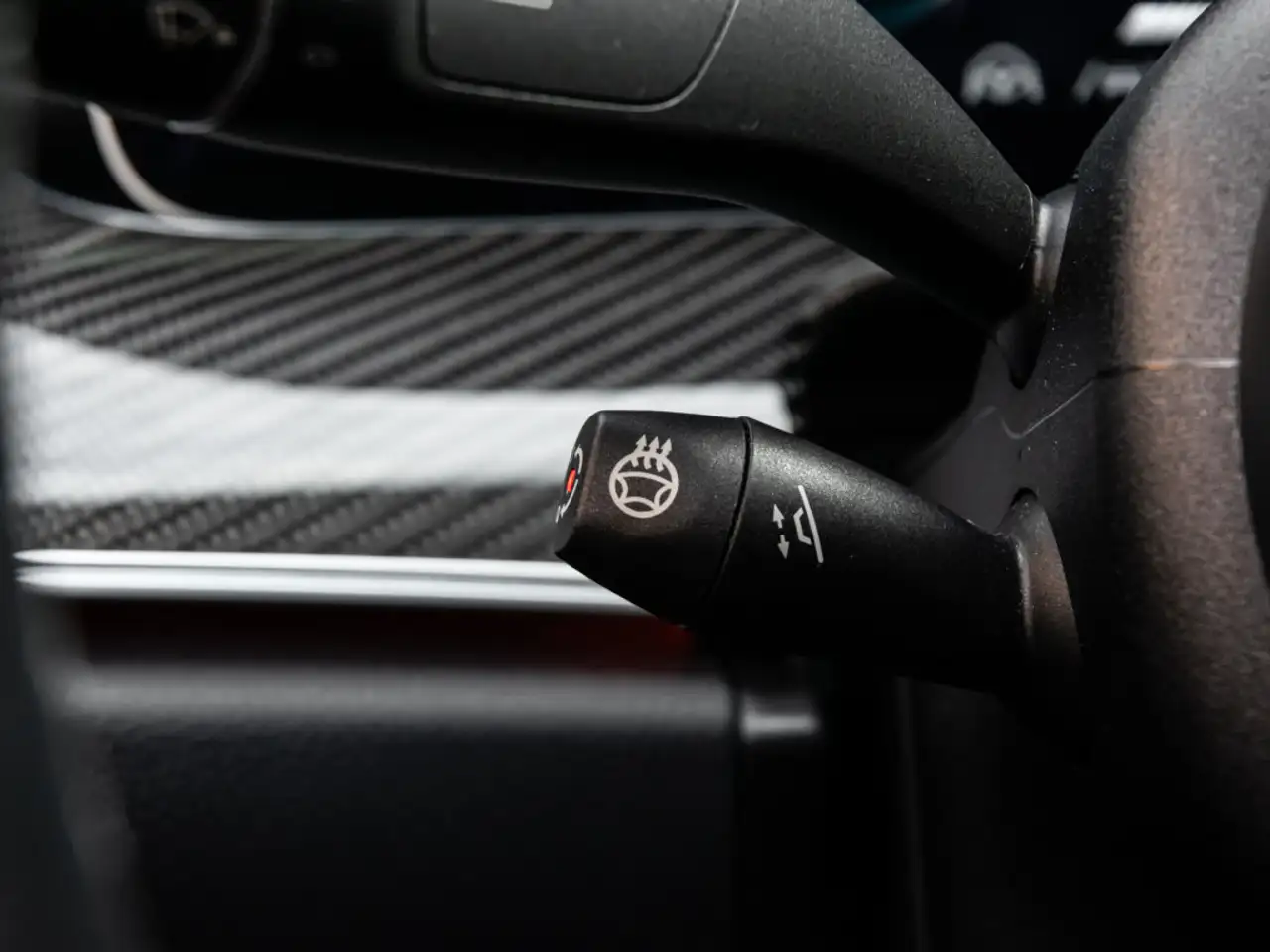 Mercedes-Benz E-Class - Image 17