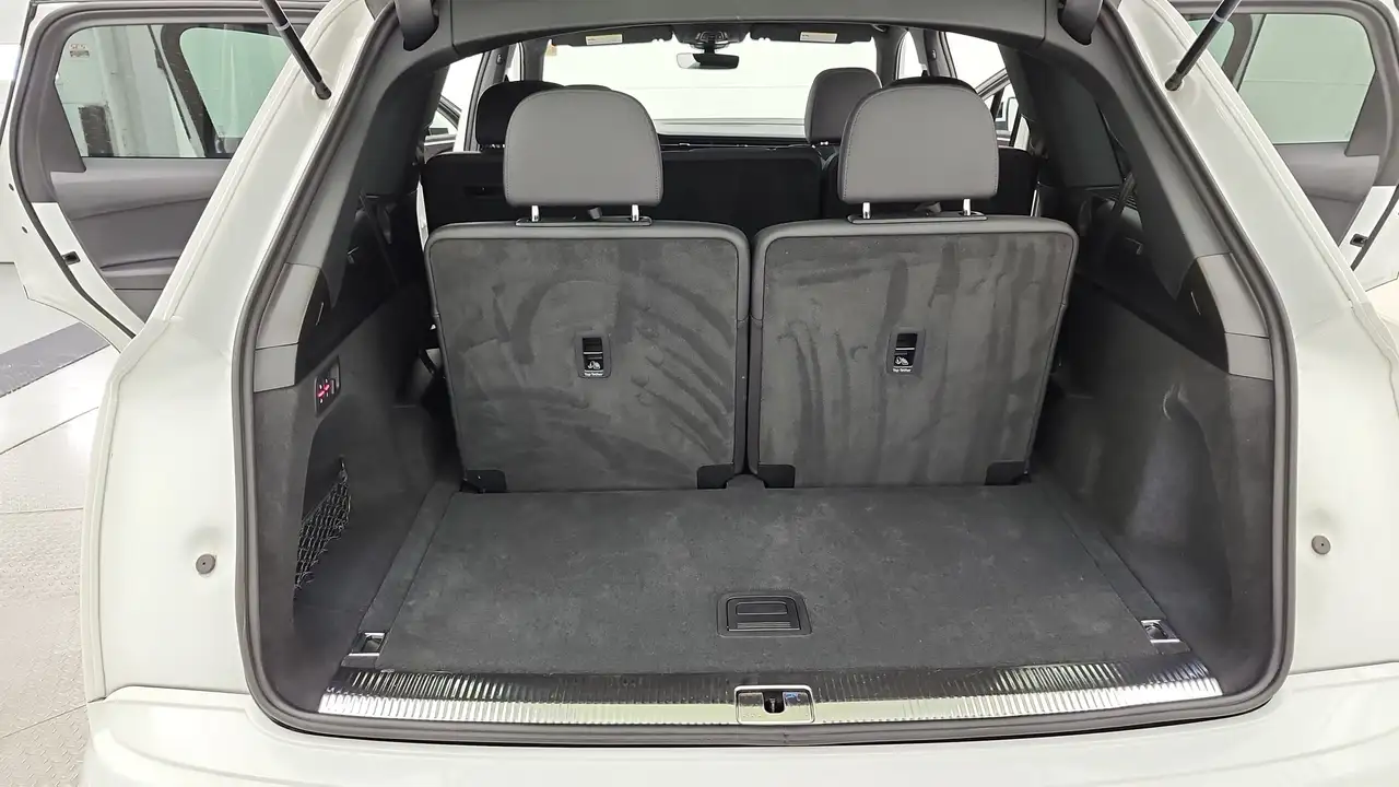 Audi Q7 - Image 11