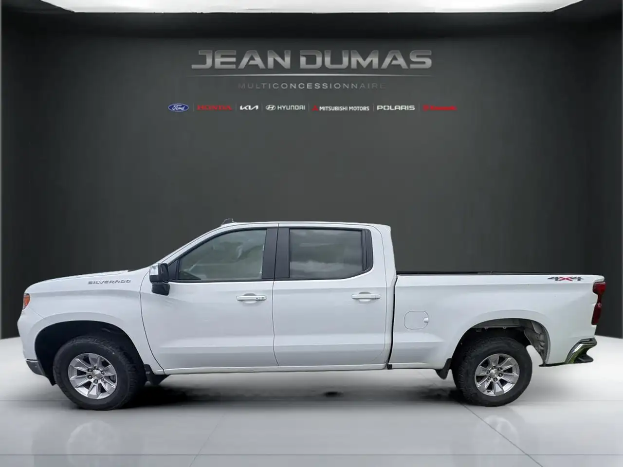 Chevrolet Silverado 1500 - Image 6