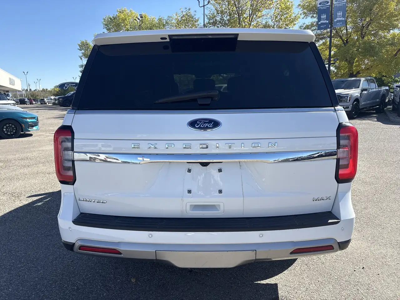 Ford Expedition - Image 9