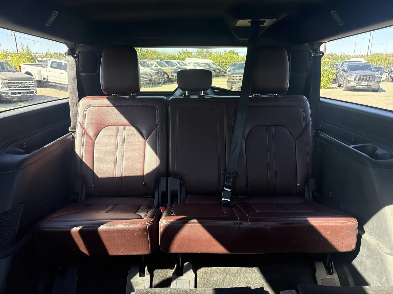 Ford Expedition - Image 33