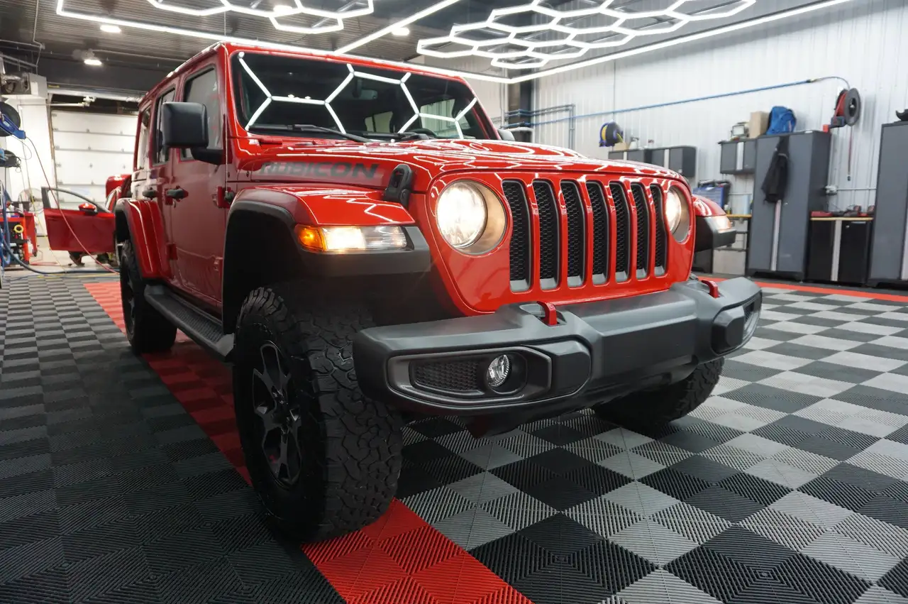 Jeep Wrangler - Image 10