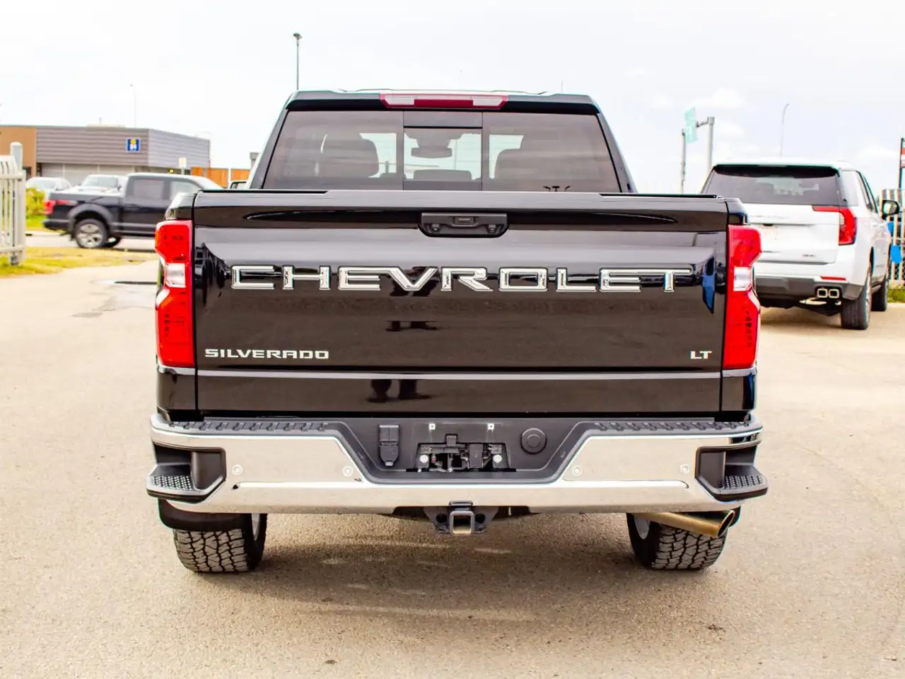 Chevrolet Silverado 1500 - Image 6