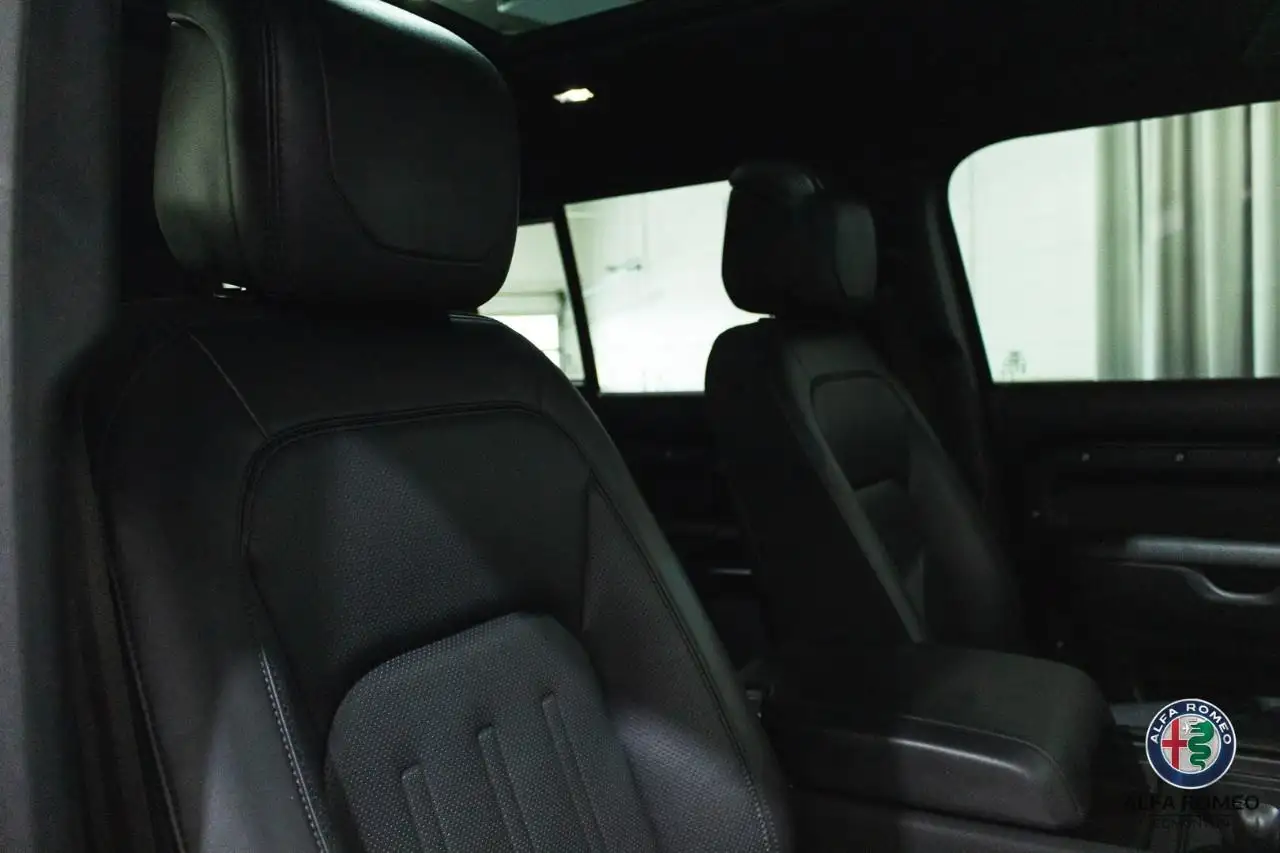 Land Rover Defender - Image 26