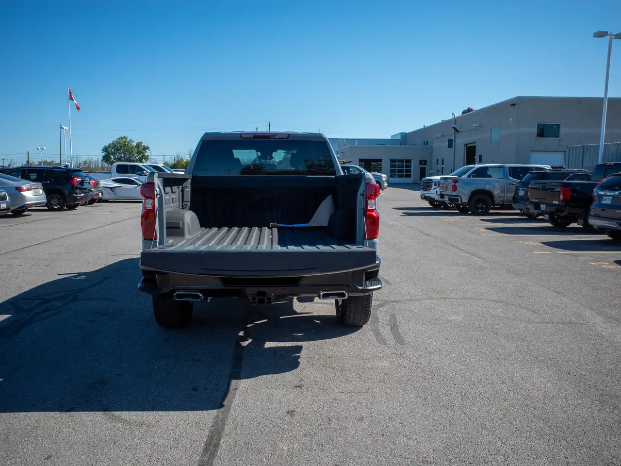 Chevrolet Silverado 1500 - Image 16