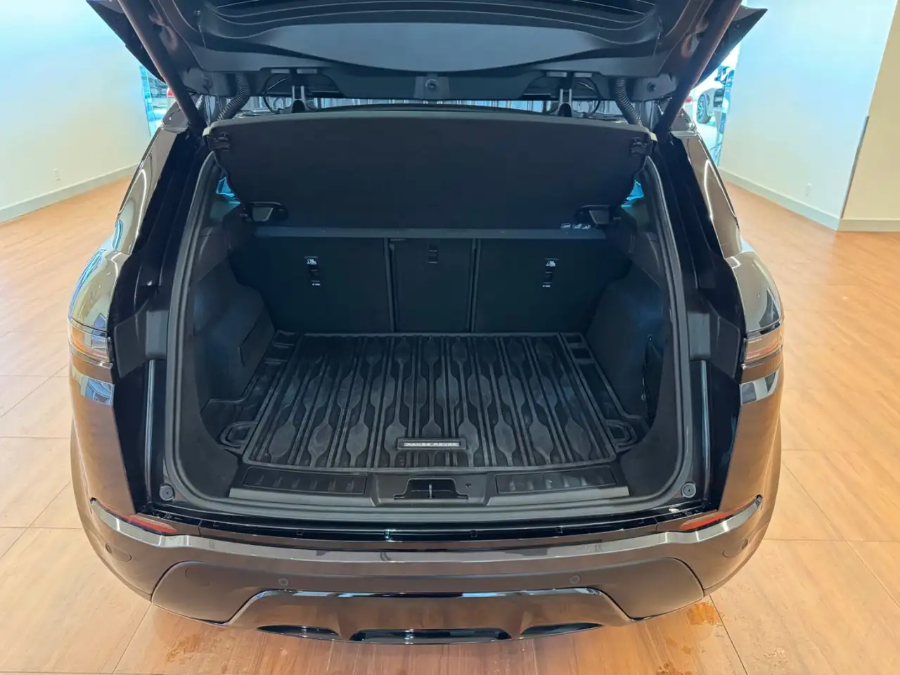 Land Rover Range Rover Evoque - Image 21