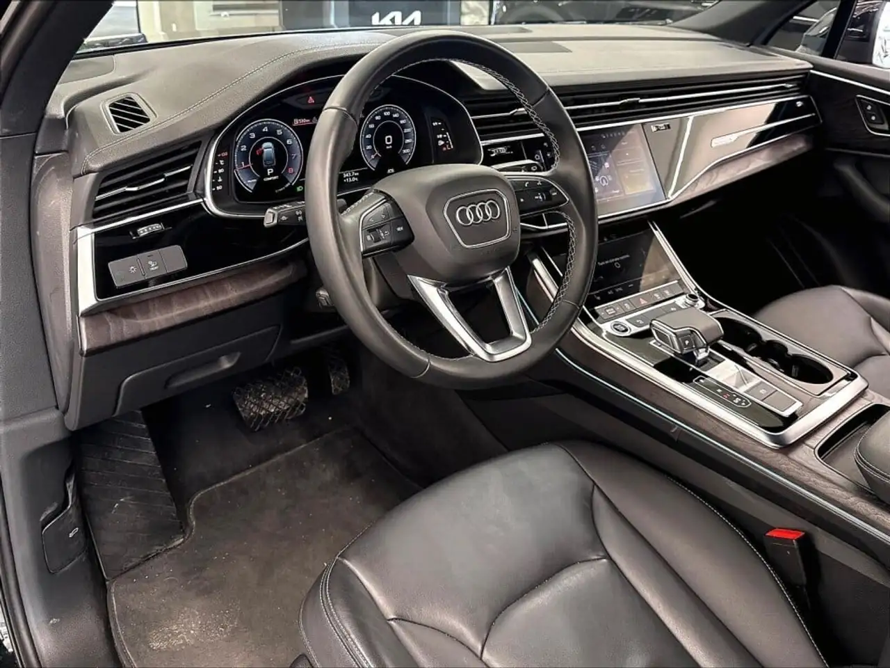 Audi Q7 - Image 11