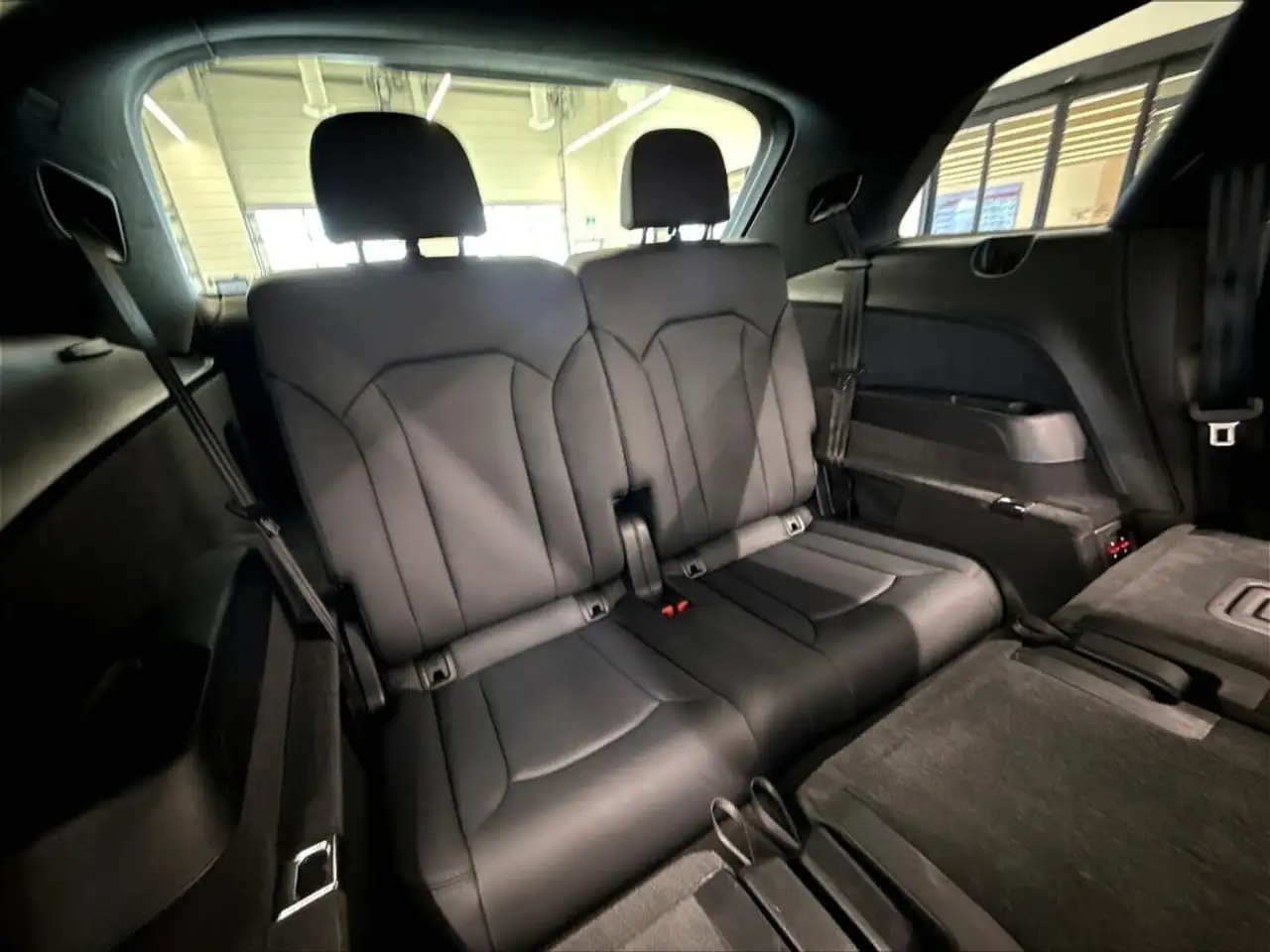 Audi Q7 - Image 25