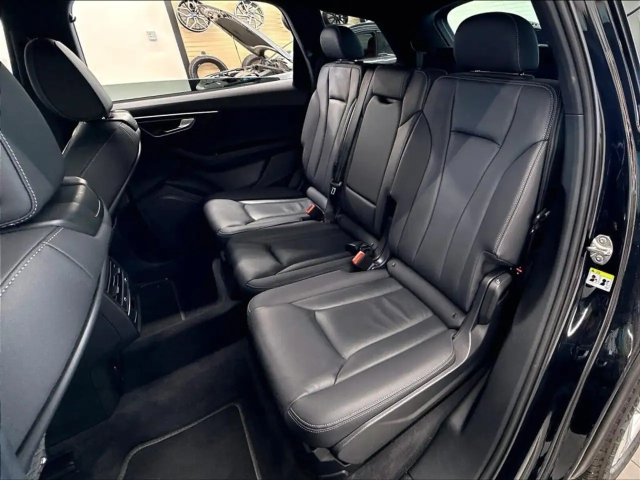 Audi Q7 - Image 23