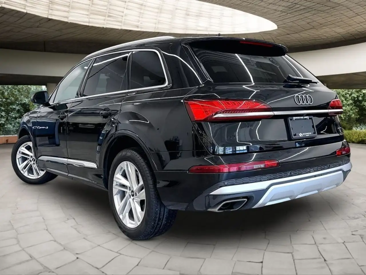 Audi Q7 - Image 9