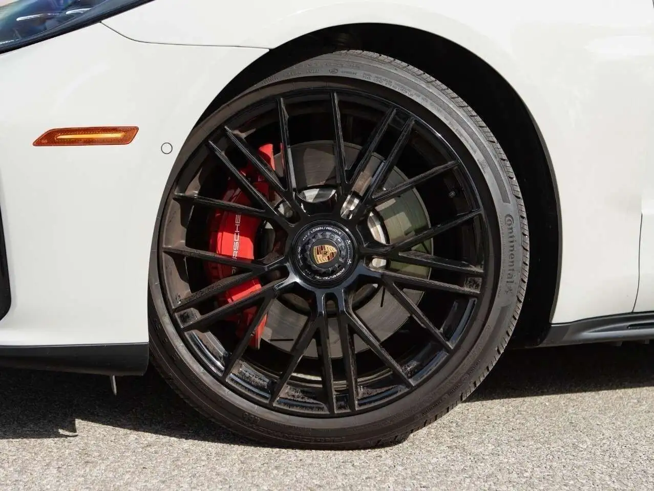 Porsche Panamera - Image 11