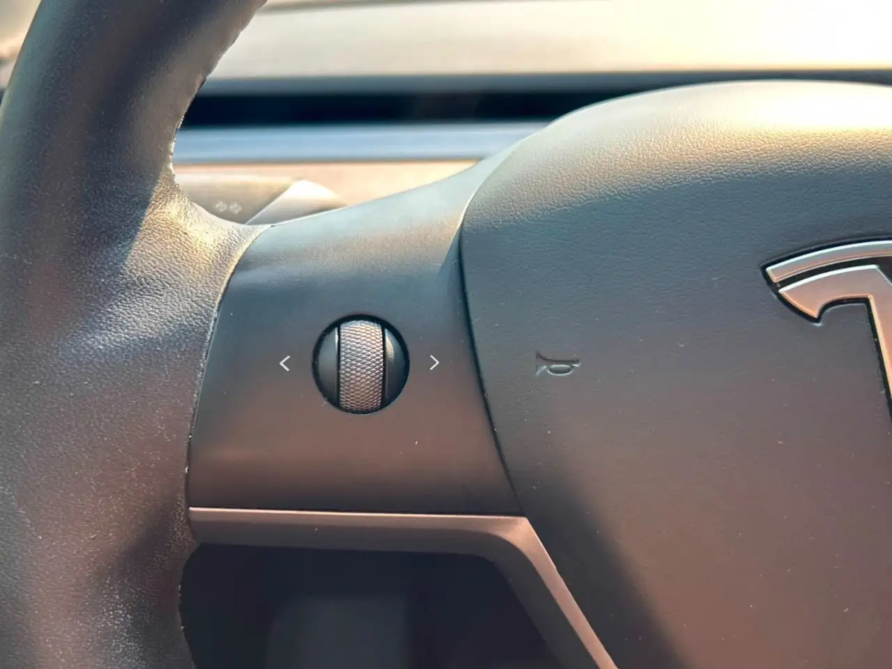 Tesla Model Y - Image 18