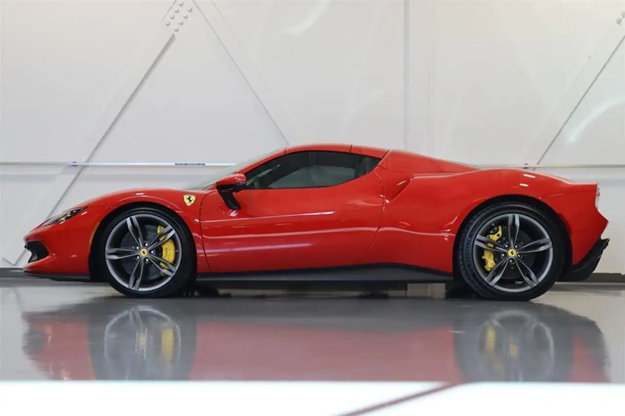 Ferrari 296 GTS - Image 4