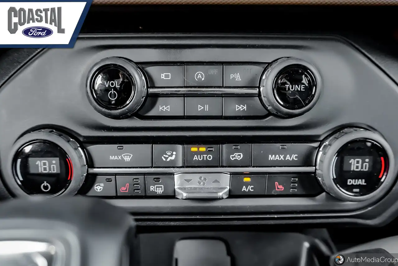 Ford Bronco - Image 17